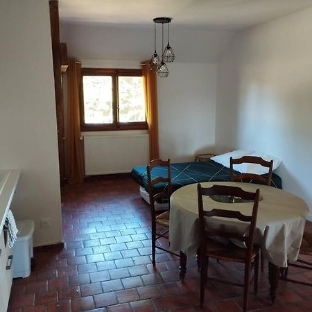 Appartement Dans Village Calme A 5 Min Des Lacs Mathaux Eksteriør bilde