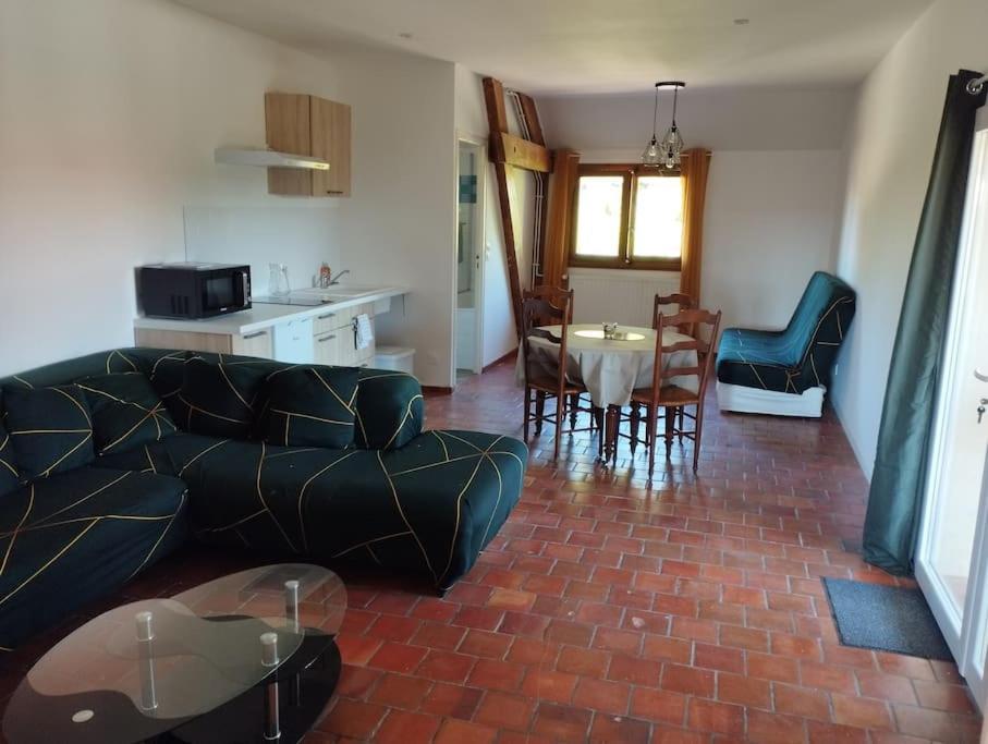 Appartement Dans Village Calme A 5 Min Des Lacs Mathaux Eksteriør bilde