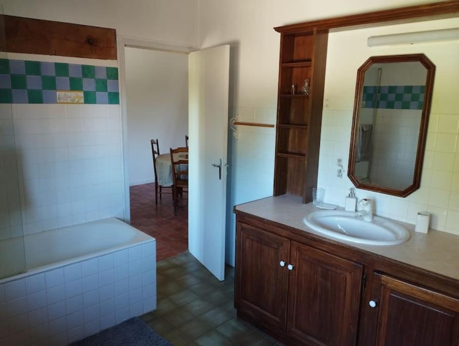 Appartement Dans Village Calme A 5 Min Des Lacs Mathaux Eksteriør bilde