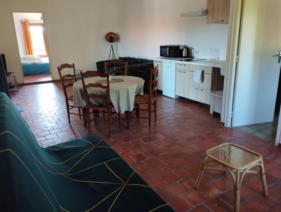 Appartement Dans Village Calme A 5 Min Des Lacs Mathaux Eksteriør bilde